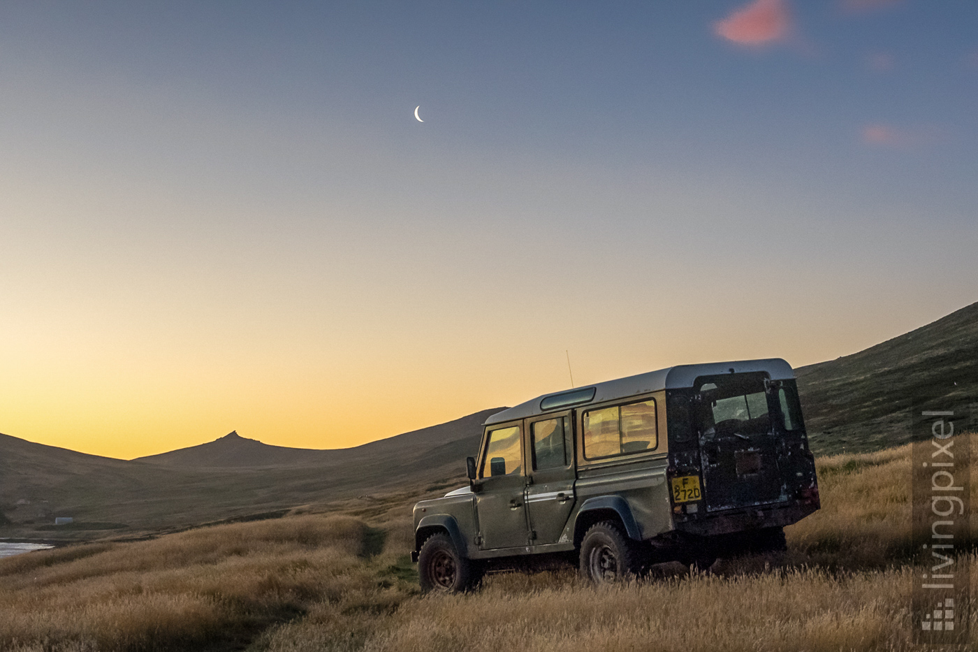 Jeep im Sonnenuntergang