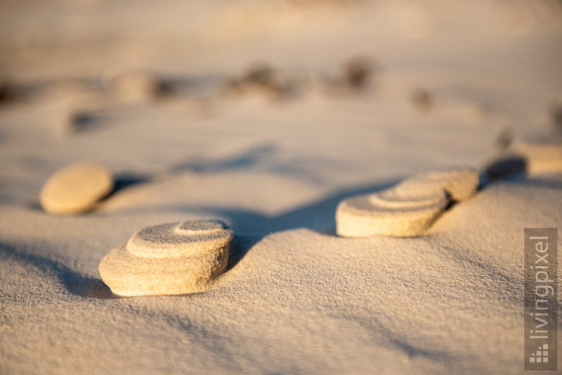 Kunstwerke im Sand