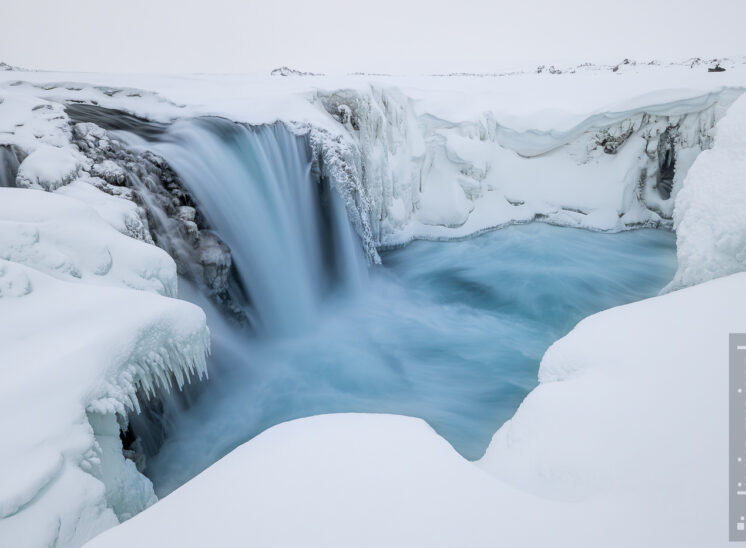 Hrafnabjargafoss im Winter